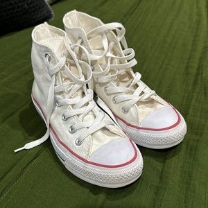 Converse Men’s 4 Women’s 6